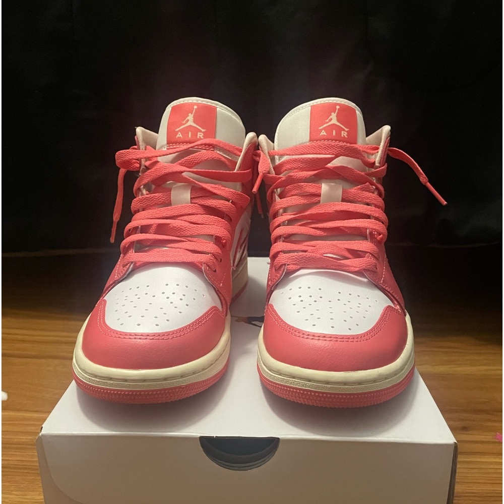 Jordan 1 Strawberries and cream - Picture 3 of 8